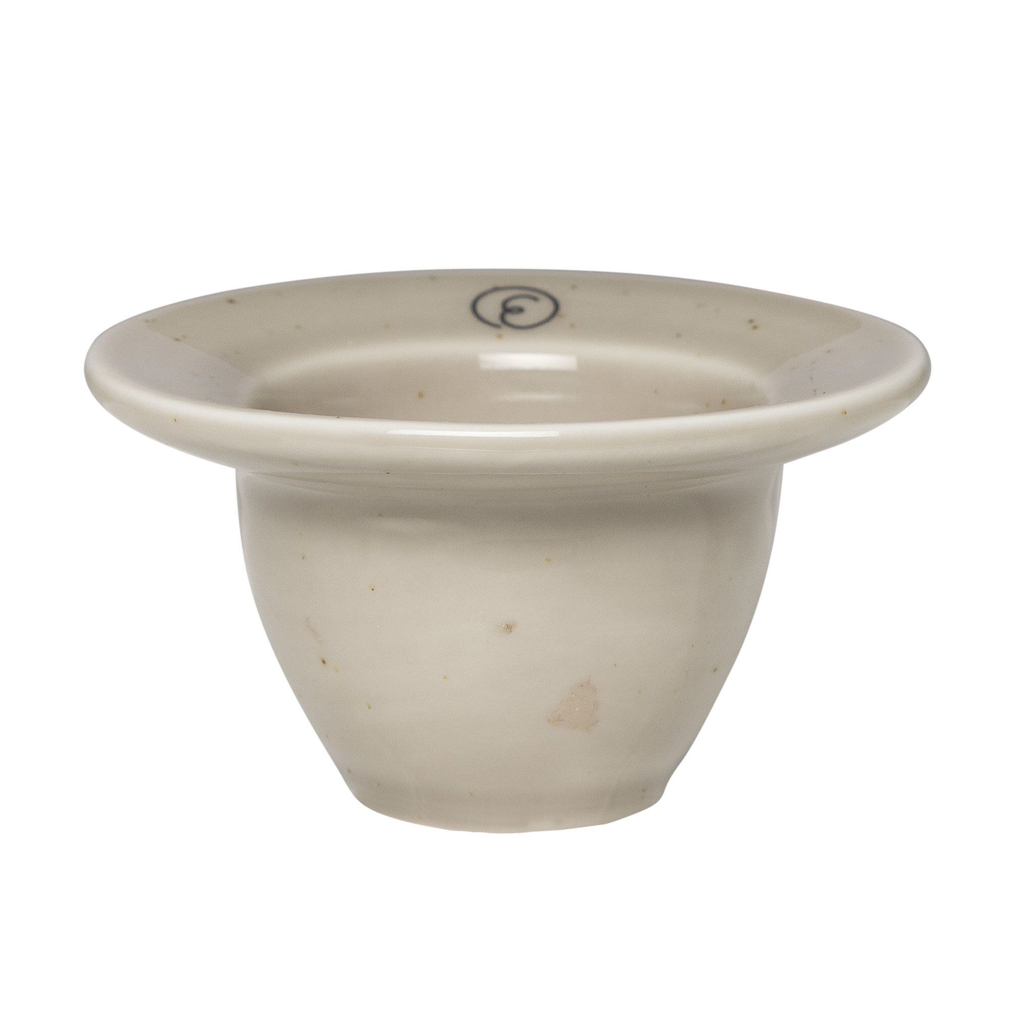 Ernst æggebæger Af Porcelæn  Sand