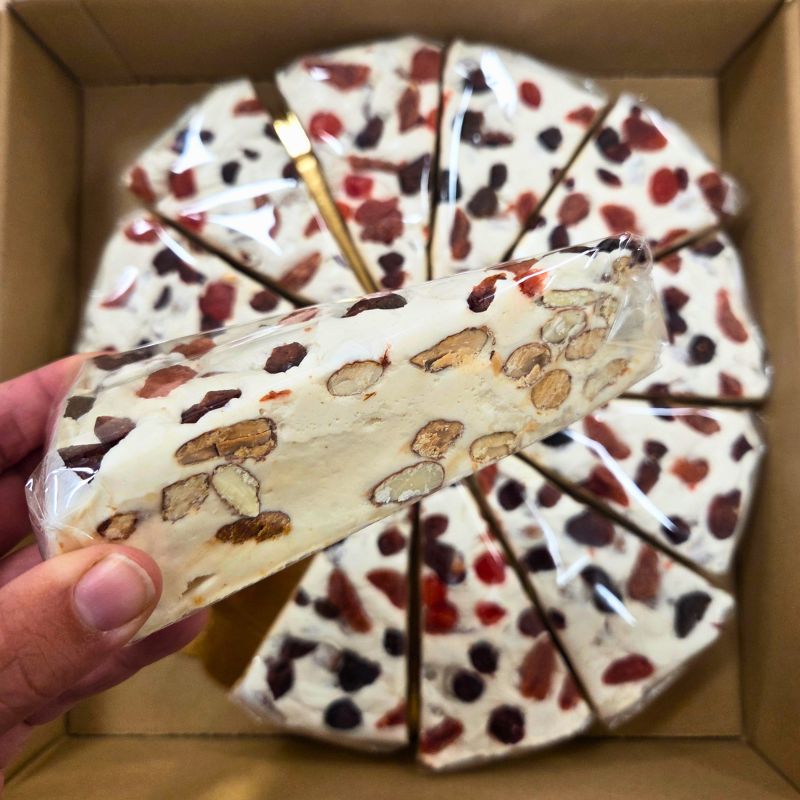 Blød Italiensk Torrone Med Røde Bær Fransk Nougat