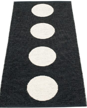 Pappelina Gulvtæppe Vera  70   150 Cm  Black Vanilla