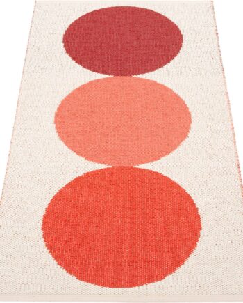 Pappelina Otto Plasttæppe 70   140 Cm  Berry